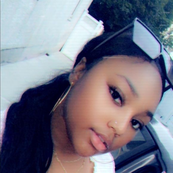 Meet your Posher, Jazmine - Picture 1 of 1